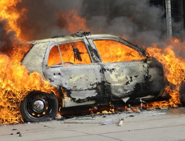 Θεσσαλονίκη: Συναγερμός για φωτιά σε αυτοκίνητα (φωτό)